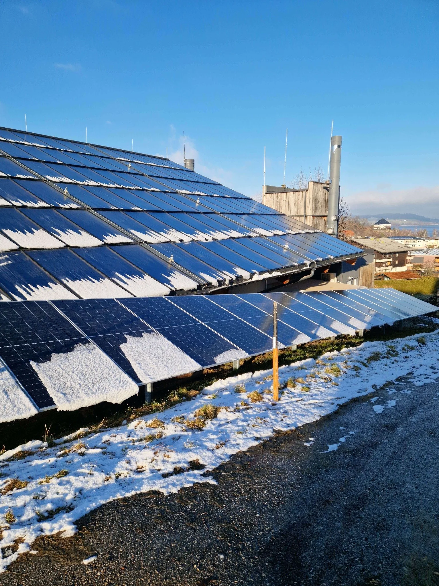 Mehr über den Artikel erfahren In Mattsee wurde eine hochmoderne PV-Anlage realisiert, die innovative Technologien von Huawei mit durchdachter Planung vereint. 🌞