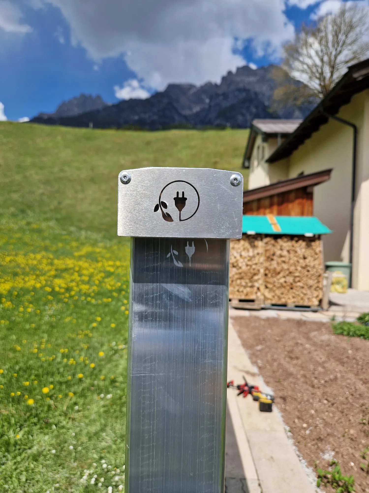 Mehr über den Artikel erfahren PV-Zaunerweiterung in Leogang: Funktion trifft Landschaft