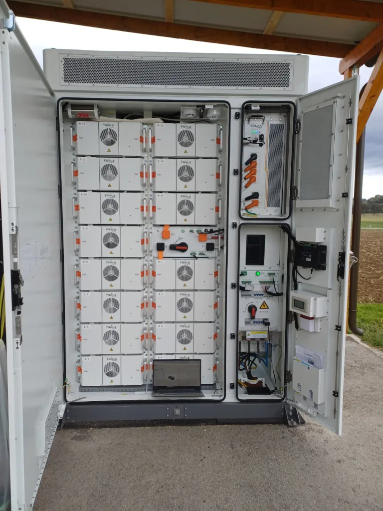 Mehr über den Artikel erfahren Leistungsstarke Speicherlösung für landwirtschaftliche Eigenversorgung